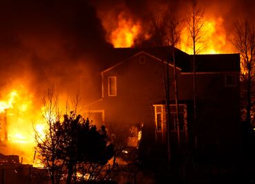 30,000 evacuados por incendios fuera de control en Colorado