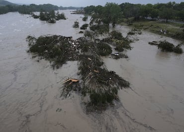 Al menos 6 muertos y varios desaparecidos, entre ellos 20 niñas, en Texas, tras inundaciones. IMÁGENES