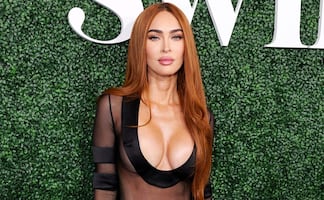 Megan Fox luce vestido transparente de escote 'imposible' en fiesta de Sports Illustrated Swimsuit