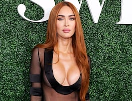 Megan Fox vuelve y presume sus curvas con espectacular vestido nude de corset