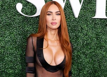 Megan Fox luce vestido transparente de escote 'imposible' en fiesta de Sports Illustrated Swimsuit