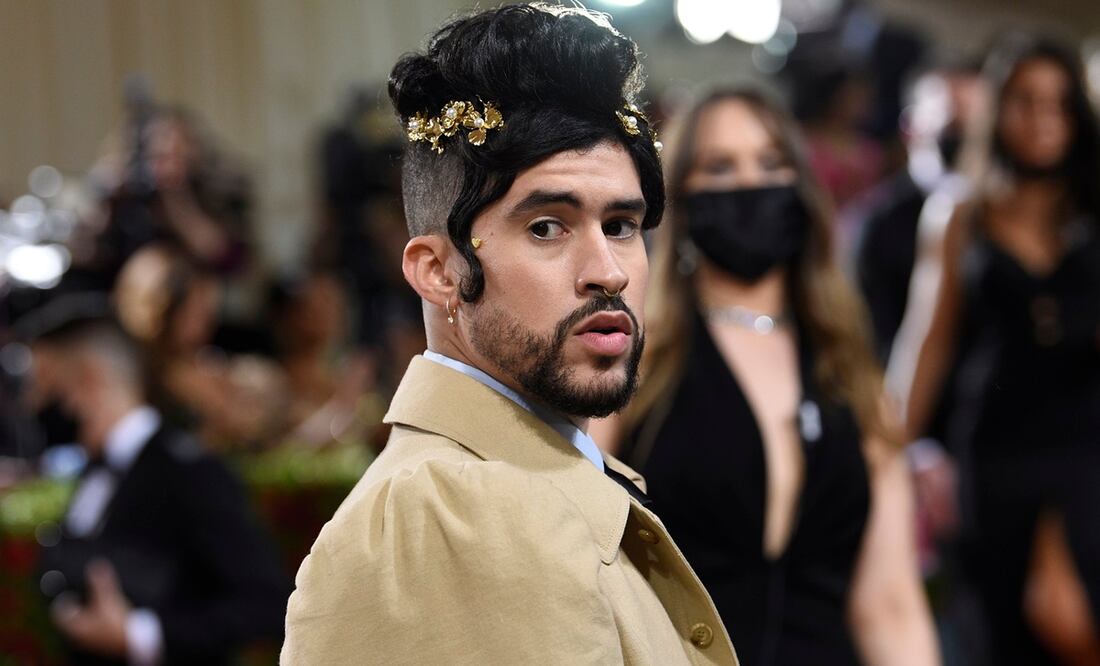 ¡Escándalo! Captan a Bad Bunny en bar gay con misterioso acompañante, ¿quién es él? Foto: AP