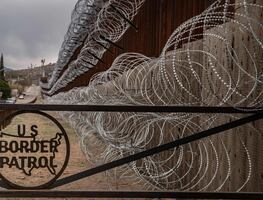 Hallan 26 cuerpos de inmigrantes en desierto de Arizona en este 2022