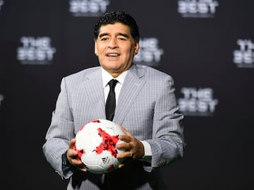 Así son las monedas y billetes con la cara de Maradona que circulan en Italia