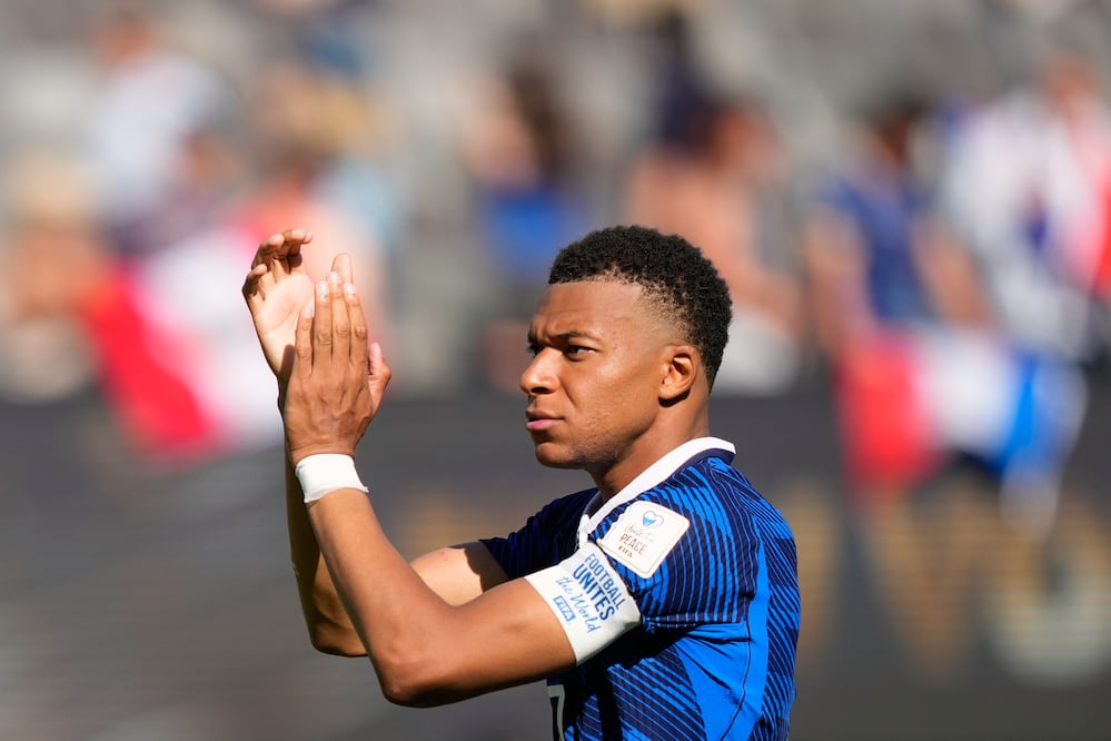 Mbappé iguala a Messi, supera a Pelé y va por el récord absoluto del Mundial (AP Photo/Yuki Iwamura)