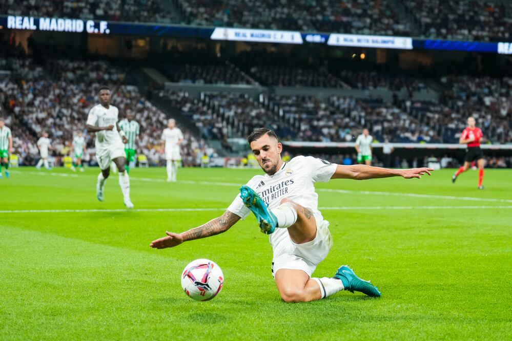 Golpe para Real Madrid: Dani Ceballos sufre grave lesión de tobillo, dos meses fuera de juego.  EFE/Borja Sánchez-Trillo