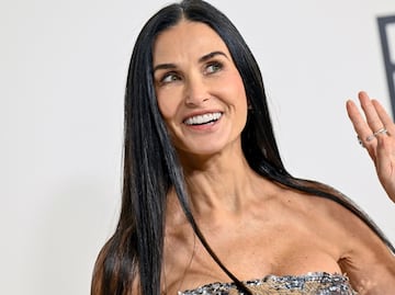 Demi Moore conquista con alucinante vestido de lentejuelas a los 60 años en Nueva York