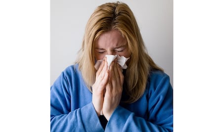 Médicos de EU aconsejan uso de aerosoles nasales anticovid