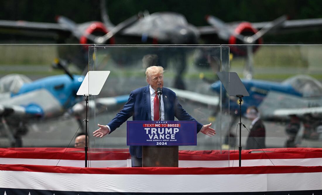 Trump asegura que la victoria de Kamala Harris garantizaría la Tercera Guerra Mundial. (Photo by Peter Zay / AFP)
