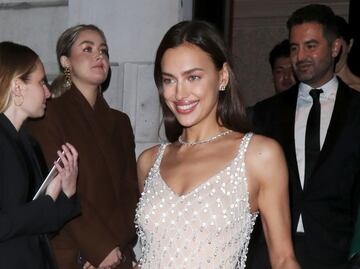 Irina Shayk conquista Londres con su vestido más arriesgado