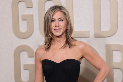Jennifer Aniston deslumbra con sesión fotográfica en vestido traslúcido a sus 56 años 
