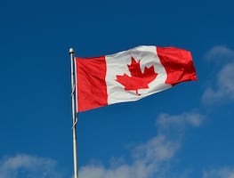 Multan con 19 mil dólares a turistas en Canadá por falsificar comprobante de vacunación