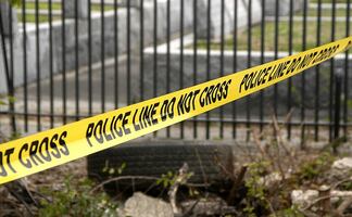 Hallan cadáveres de tres mujeres apuñaladas en vivienda de Nueva York