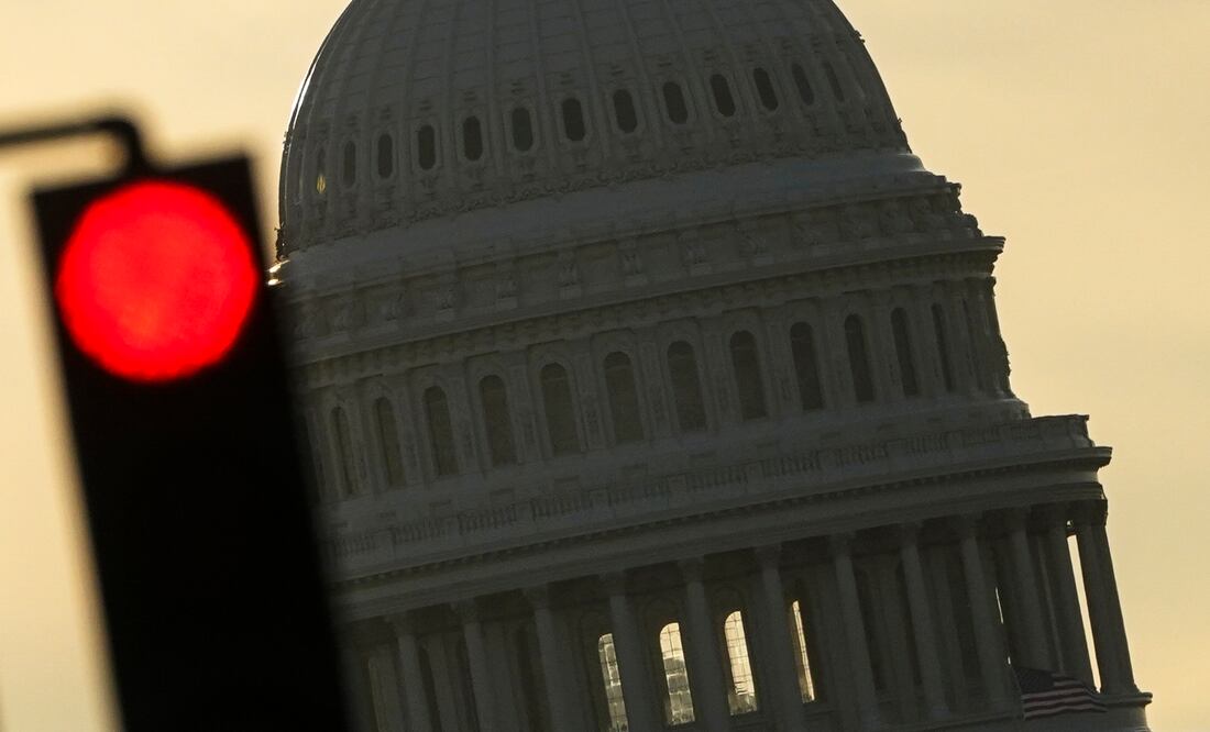 Inicia cierre de Gobierno de EU: Congreso no logra acuerdo y frena la Administración. Foto: EFE/EPA/WILL OLIVER