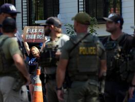 Demandan al Gobierno de Donald Trump para frenar redadas migratorias en Washington D.C.