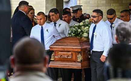 Dan último adiós a maestra asesinada en Uvalde y a su esposo
