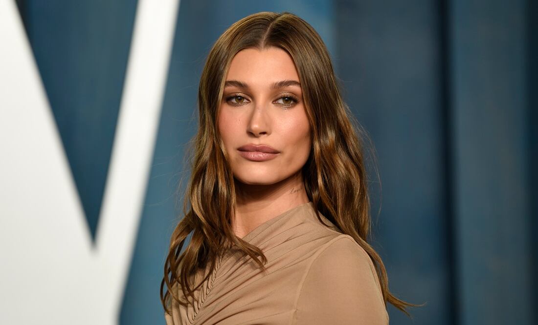 Hailey Bieber luce etérea con microbikini en medio de las controversias de Justin Bieber. Foto:  AP