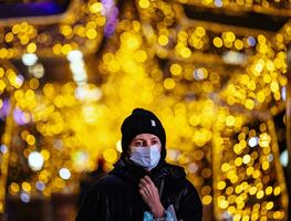 OMS recomienda cubrebocas en reuniones familiares navideñas