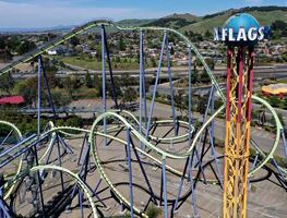¿Six Flags en declive? Se convierte en guardería para adolescentes, según CEO