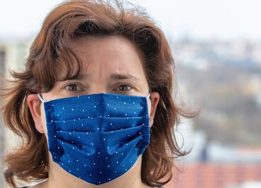 ¿Cómo hacer tu propio cubrebocas según los CDC?