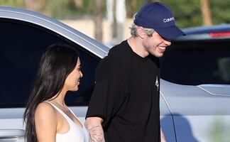 Kim Kardashian se luce en bodysuit braless durante cita con Pete Davidson