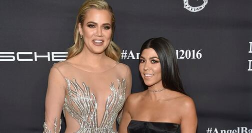 Kourtney y Khloé Kardashian deslumbran en bikini sobre yate