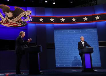 Joe Biden evita mirar a Trump durante el debate presidencial