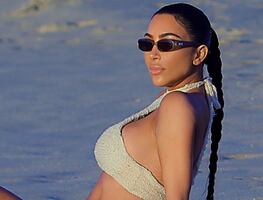 Kim Kardashian presume cinturita con bikini en las Bahamas