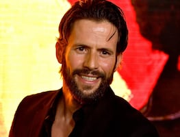 Actor Christian Oliver y sus dos hijas mueren en accidente aéreo en el Caribe