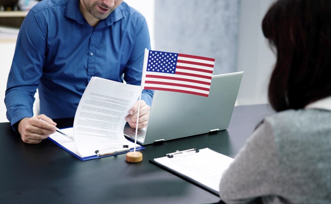 EU cambia reglas migratorias: Lo que publiques en redes puede bloquear tu visa. Visa U/ iStock/AndreyPopov