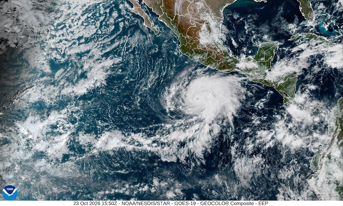 Huracán Vance apunta hacia Puerto Vallarta: podría convertirse en categoría 3. (NOAA via AP)