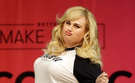Tras perder 30 kilos, Rebel Wilson luce figura con leggings en Londres