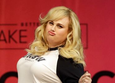 Tras perder 30 kilos, Rebel Wilson luce figura con leggings en Londres