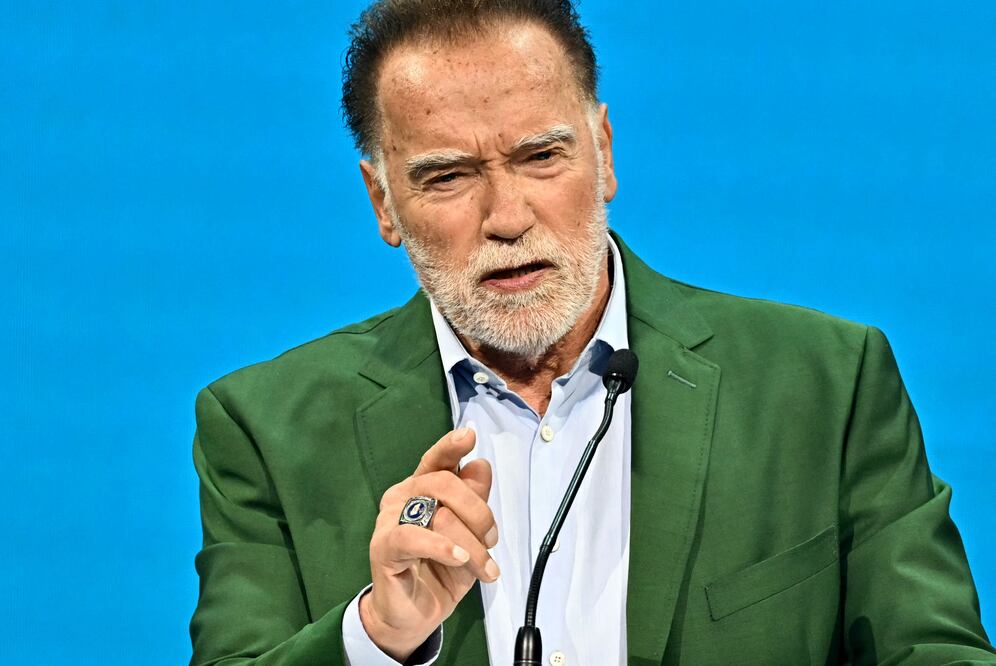 Arnold Schwarzenegger dice que los migrantes “son poco inteligentes” y pide que se comporten. Foto: AFP