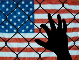 Razones por las que pueden deportarte de Estados Unidos aunque entres con visa válida