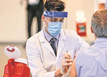 ¿EU pedirá comprobante de vacunación contra Covid a viajeros extranjeros?