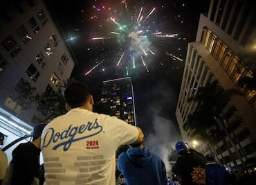 Aficionados celebran título de los Dodgers en Serie Mundial y rinden homenaje a Valenzuela. VIDEOS