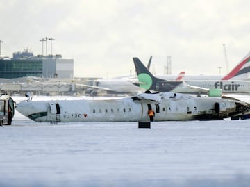 Accidente de avión en Toronto. Impactante video muestra cómo el avión de Delta se incendia mientras aterriza