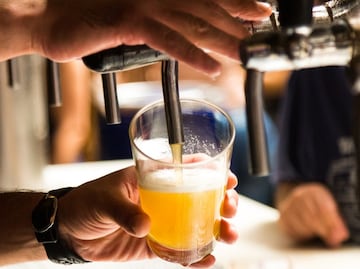 ¿Cómo un vaso de cerveza aumenta el riesgo de función cardíaca irregular?