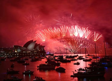 Australia y Nueva Zelanda celebran la llegada del Año Nuevo 2025 con fuegos artificiales y espectáculo de luces