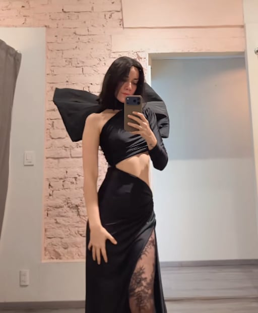 “Más bella y elegante que Ángela Aguilar”: Esmeralda Camacho arrasa con vestido negro. Foto: TikTok