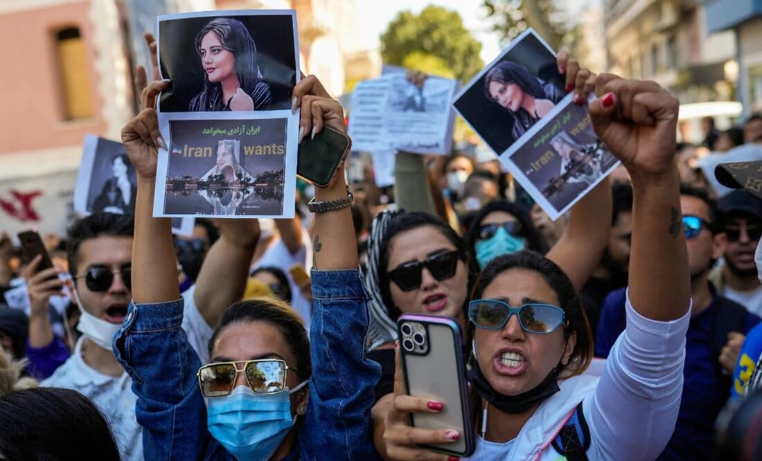 Protestas en Irán por la muerte de la joven Mahsa Amini. AP