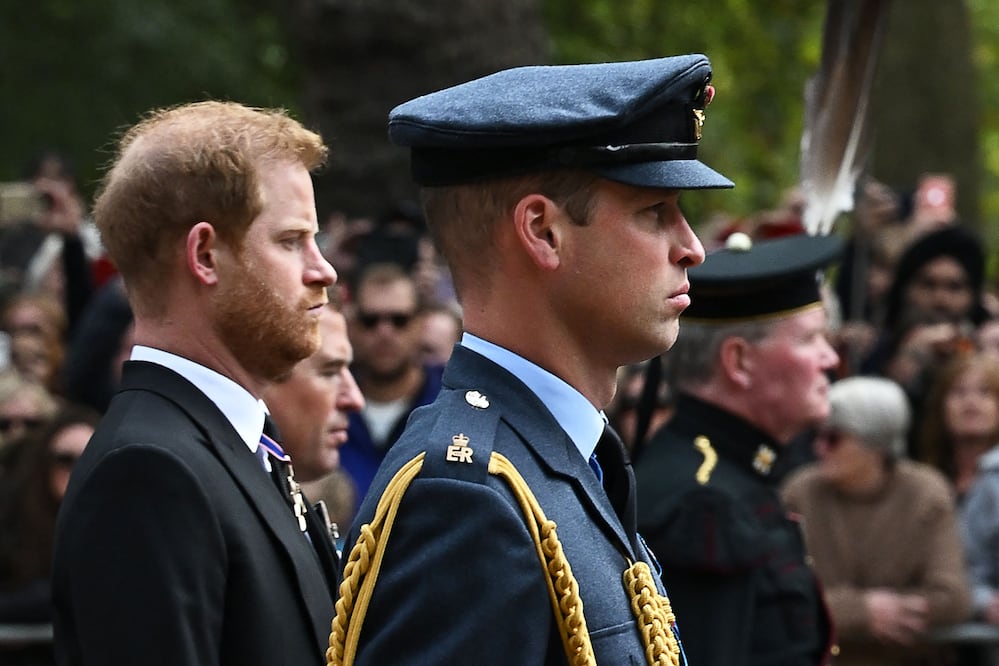 Harry y William frente a frente otra vez: el evento que podría reunirlos tras años de distancia. (Photo by Paul ELLIS / POOL / AFP)