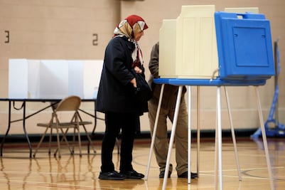 Elecciones en EU. Extienden horario de votación en condado de Pensilvania afectado por falla de software