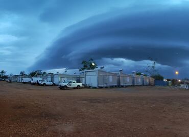 Violento tornado arrasa Orlando y paraliza una transmisión en vivo