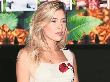 Michelle Salas se luce con alucinante vestido ‘cut out’ en concierto de Luis Miguel en Las Vegas