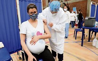 Covid-19. Comprueban que leche materna de vacunadas protege a los lactantes