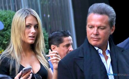 La novia de Luis Miguel arrasa en Instagram con diminuto bikini