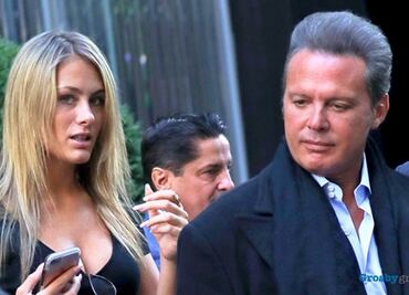 La novia de Luis Miguel arrasa en Instagram con diminuto bikini