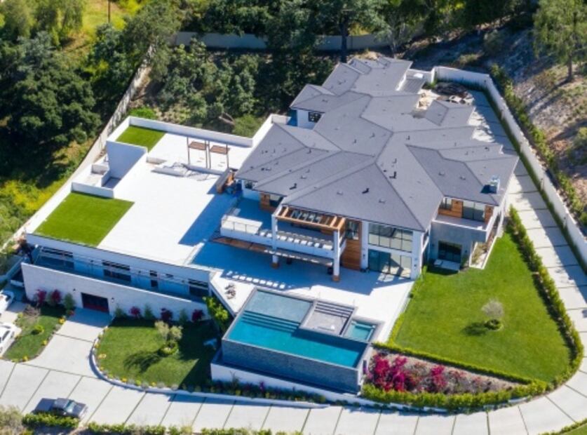 Así es la nueva casa de $20 millones de Nick Jonas y Priyanka Chopra